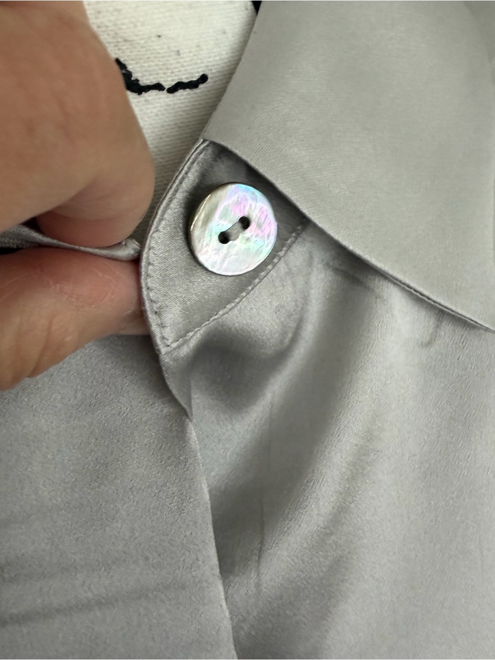 Vince 100% Silk Button-Down Shirt Silver New long sleeve Elegant Luxe Sz XL - Picture 8 of 14